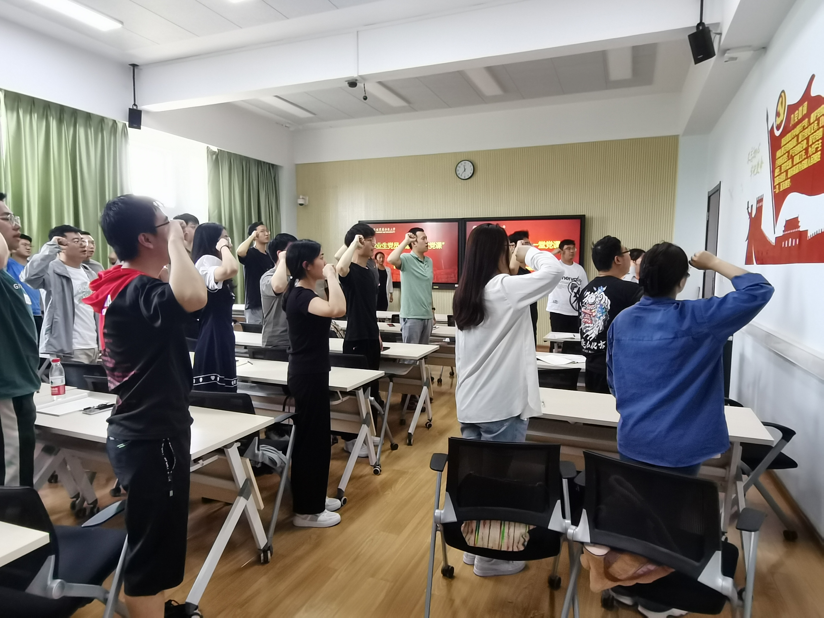 2bd43c5e80294b3294128f2f1e15686a.jpg 2bd43c5e80294b3294128f2f1e15686a.jpg